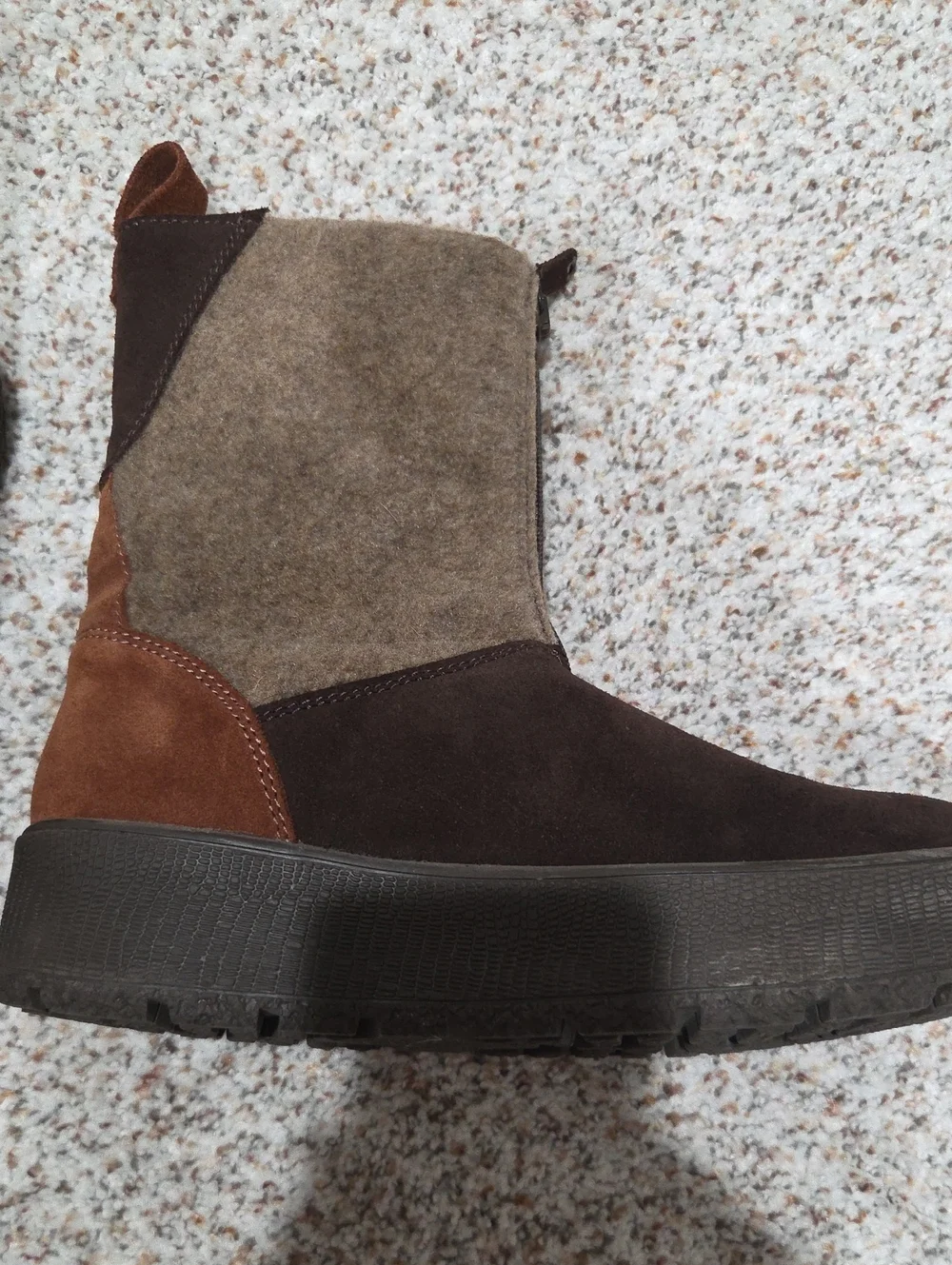 Bos. & Co. warm platform